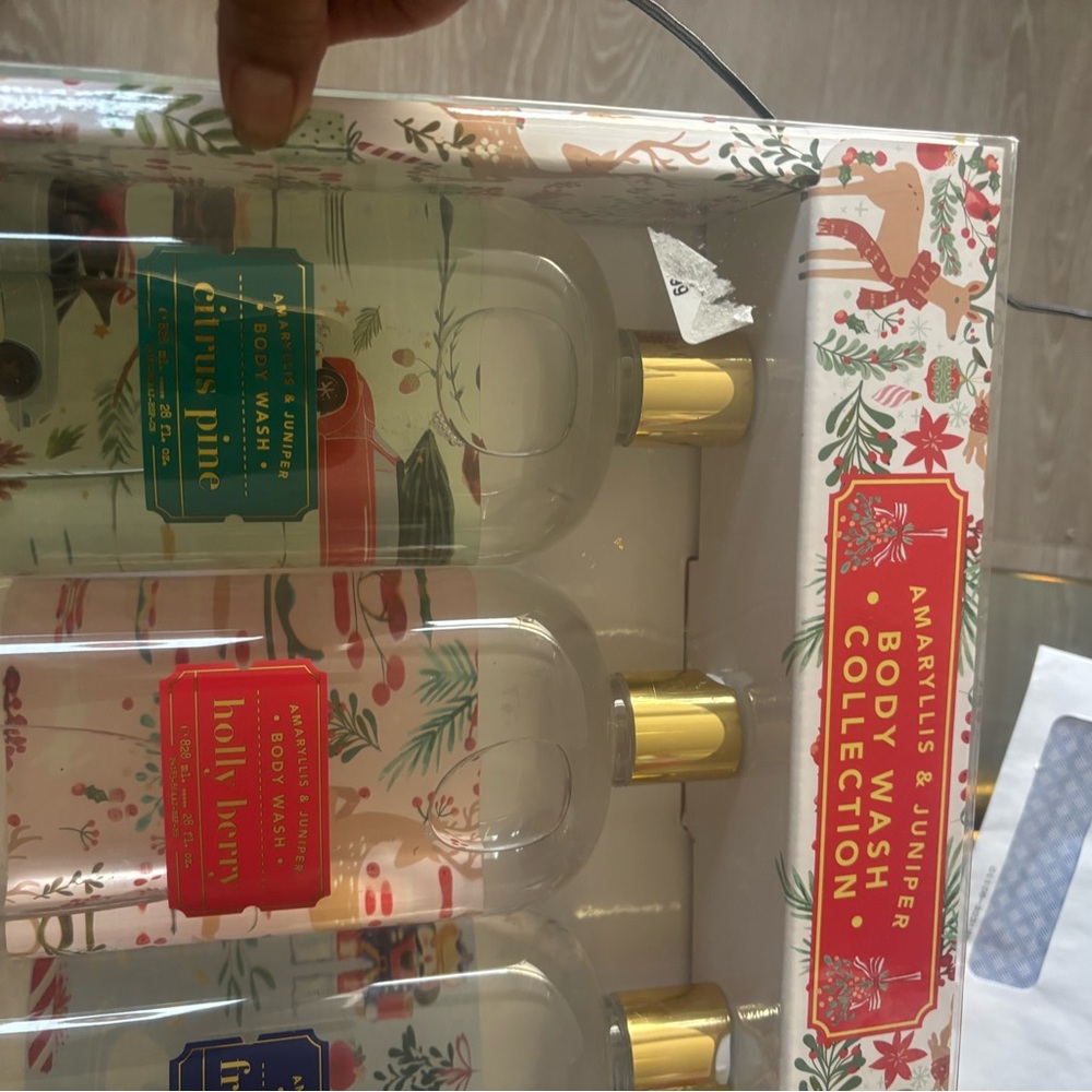 Body Wash Collection - Citrus, Berry, Mint - Picture 5 of 7